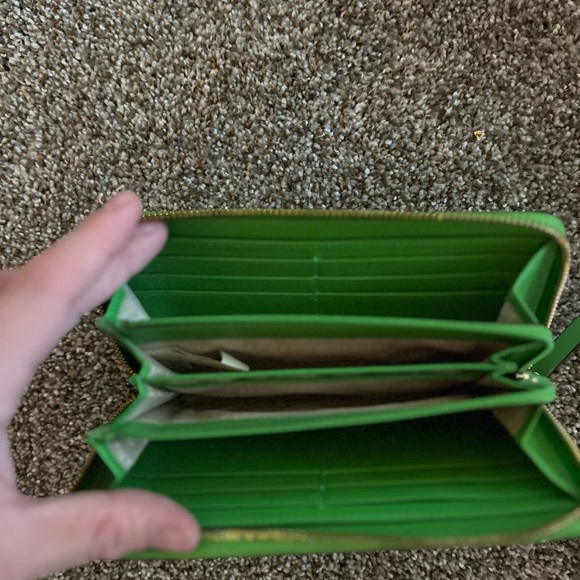 Kate Spade Pack a Picnic Wallet - Picture 2 of 3